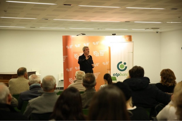 НОВАЦ ЈЕ ВЕЛИКА ИЛУЗИЈА: У Културном центру Новог Сада промовисана књига Момира Булатовића
